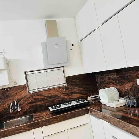 White House Sky View Theatre Villa In Gachibowli Esterno foto