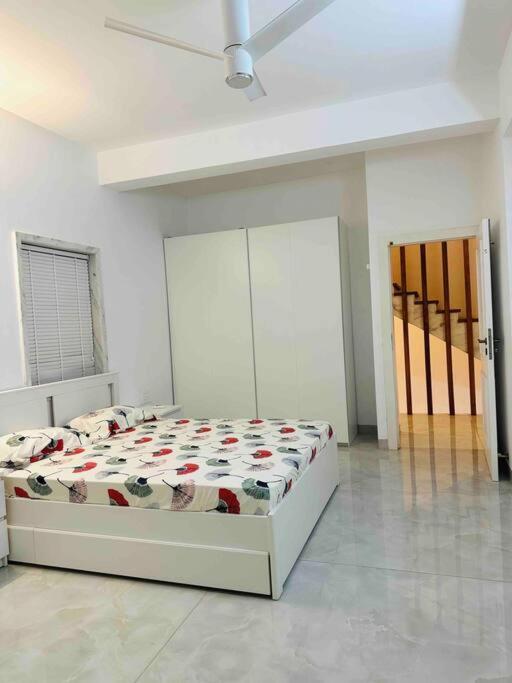 White House Sky View Theatre Villa In Gachibowli Esterno foto