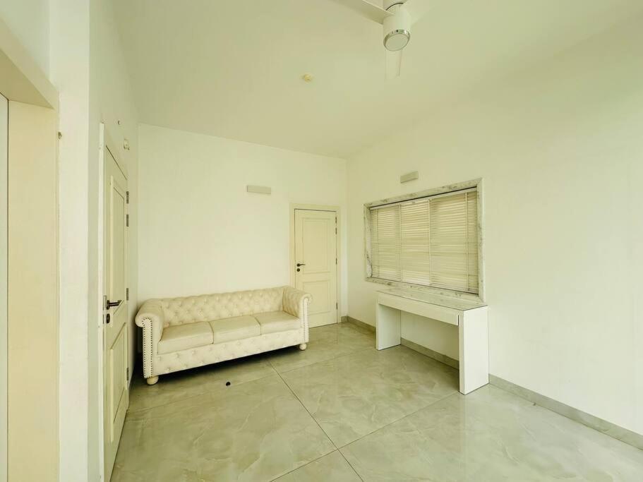 White House Sky View Theatre Villa In Gachibowli Esterno foto