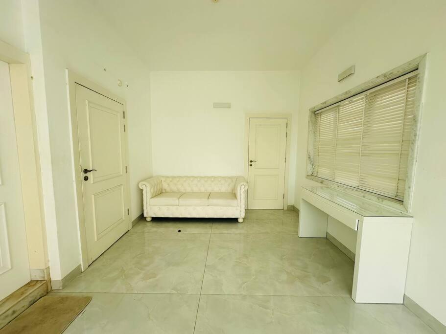 White House Sky View Theatre Villa In Gachibowli Esterno foto