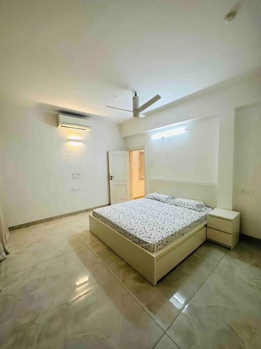 White House Sky View Theatre Villa In Gachibowli Esterno foto