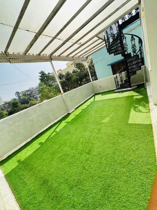 White House Sky View Theatre Villa In Gachibowli Esterno foto